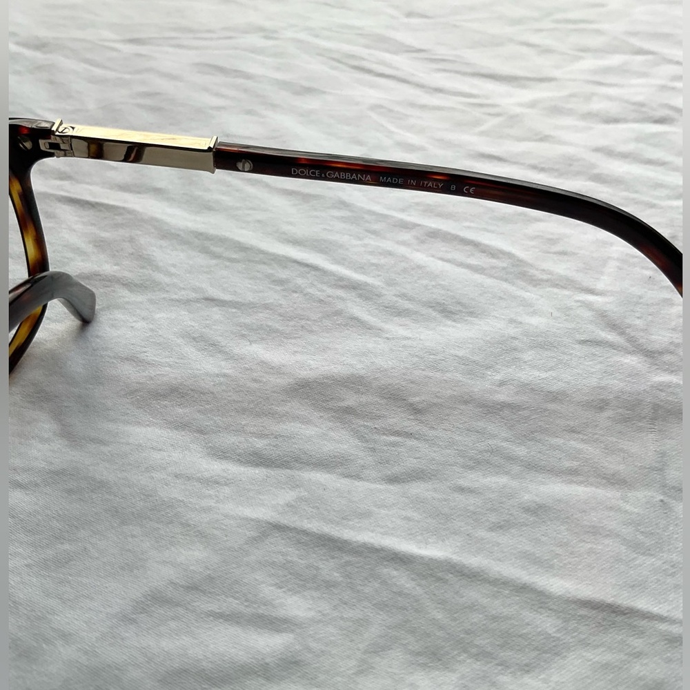 Dolce & Gabbana Brown Tortoise Shell frames with gold accent’s - Picture 4 of 5
